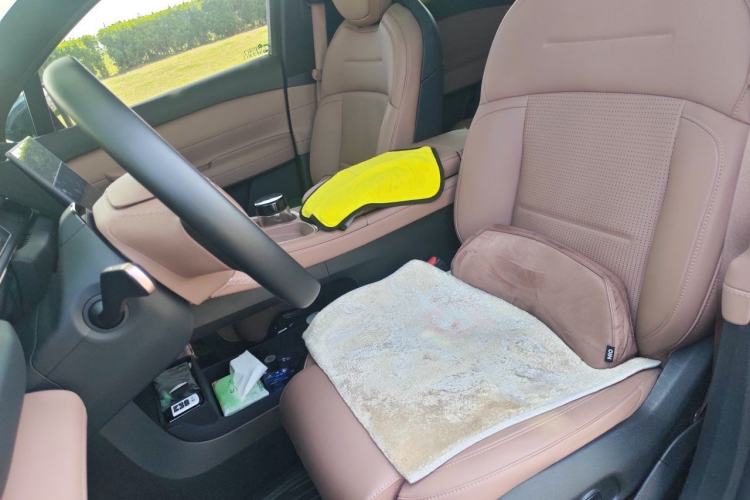 Used Nio ES6 2024 75 kWh Left Front Seat