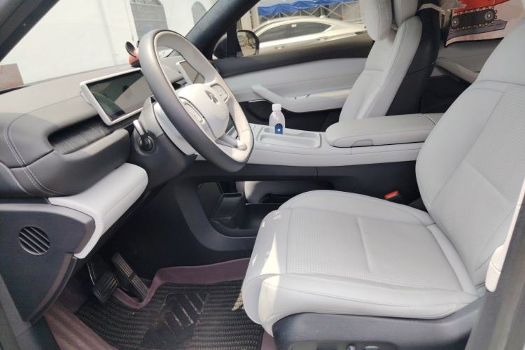 Used Nio ES6 2024 75 kWh Left Front Seat