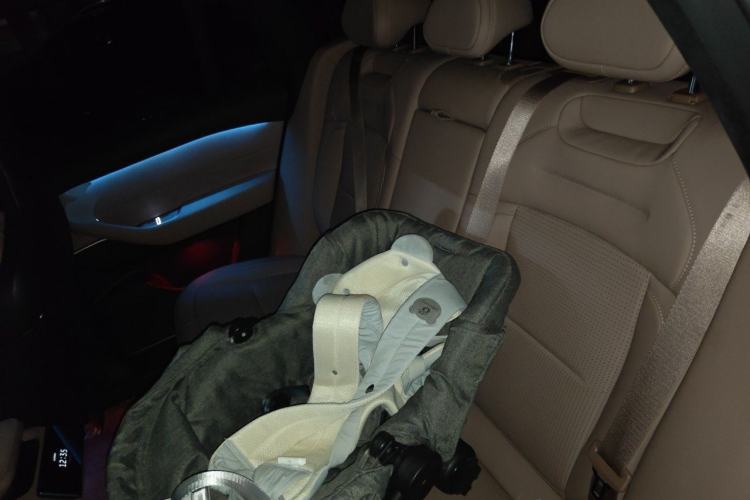 Used Nio ES6 2024 75 kWh Left Rear Seat