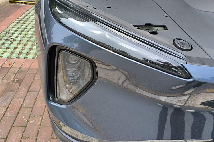 Used Nio ES6 2024 75 kWh Right Front Headlight