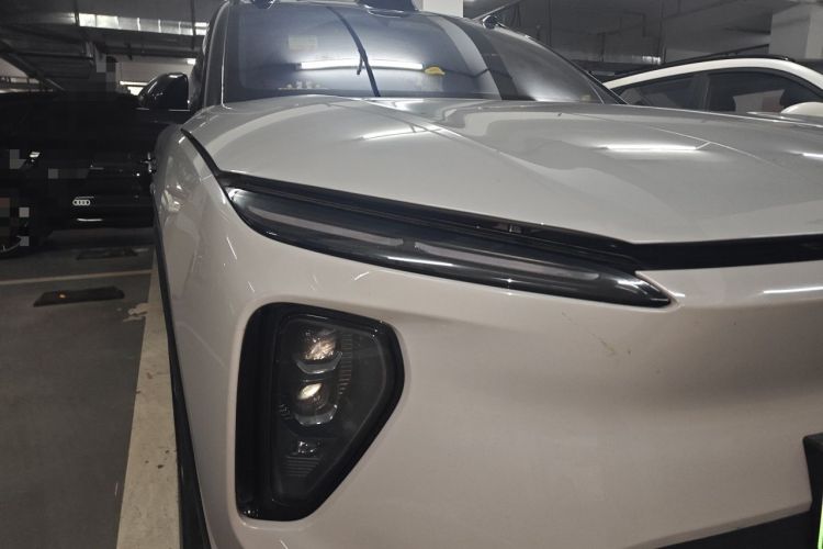 Used Nio ES6 2024 75 kWh Right Front Headlight