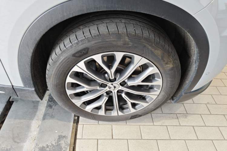 Used Nio ES6 2024 75 kWh Right Front Wheel Hub