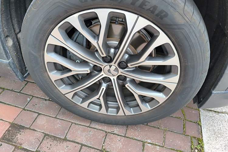 Used Nio ES6 2024 75 kWh Right Front Wheel Hub