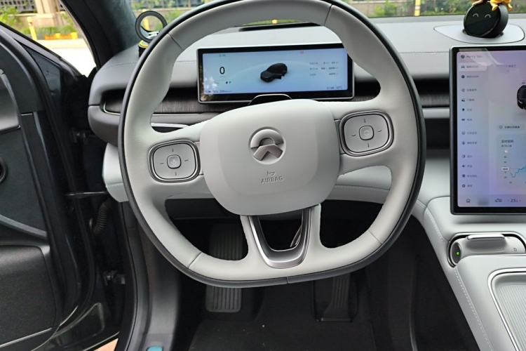 Used Nio ES6 2024 75 kWh Steering Wheel