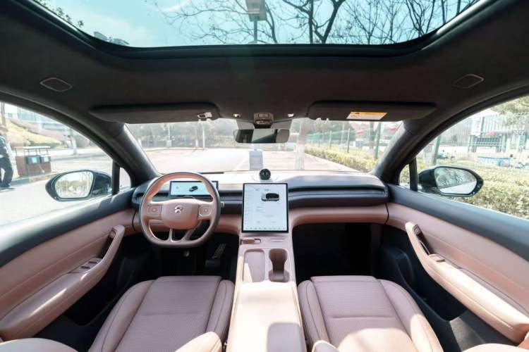 Used Nio ES6 2024 75 kWh Audio And AC Panel