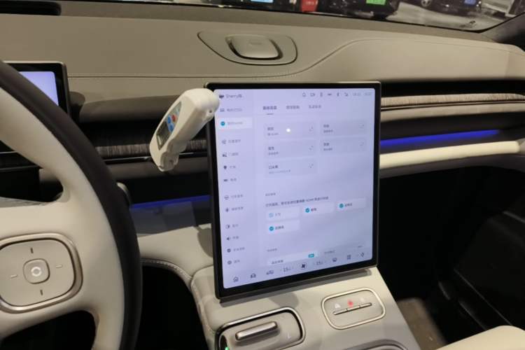 Used Nio ES6 2024 75 kWh Audio And AC Panel