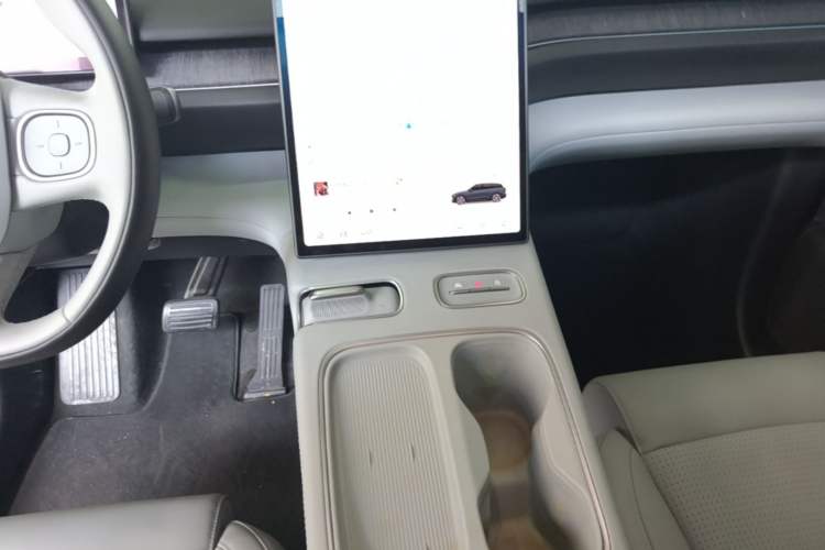 Used Nio ES6 2024 75 kWh Audio And AC Panel