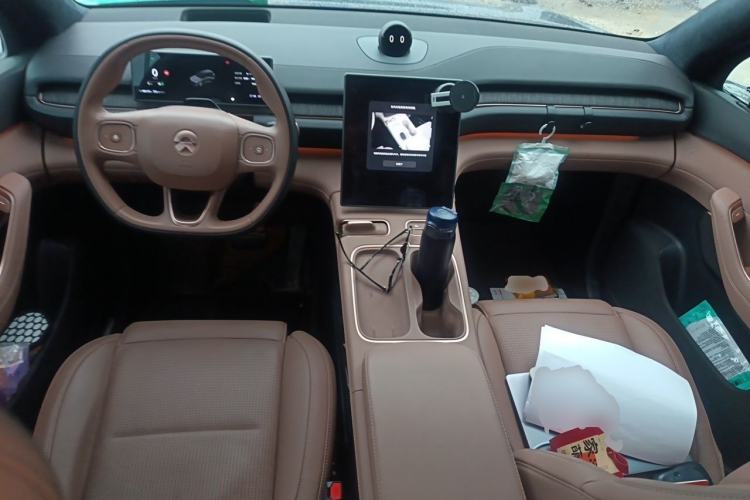 Used Nio ES6 2024 75 kWh Center Console