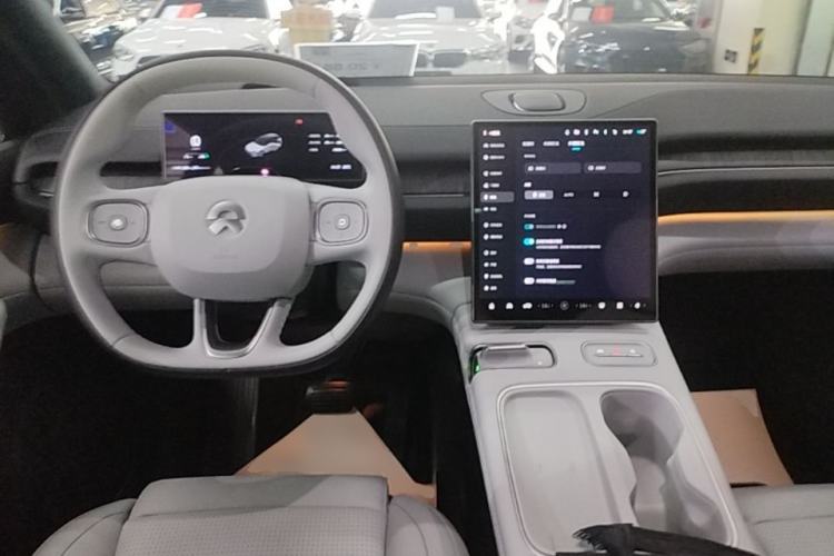 Used Nio ES6 2024 75 kWh Center Console