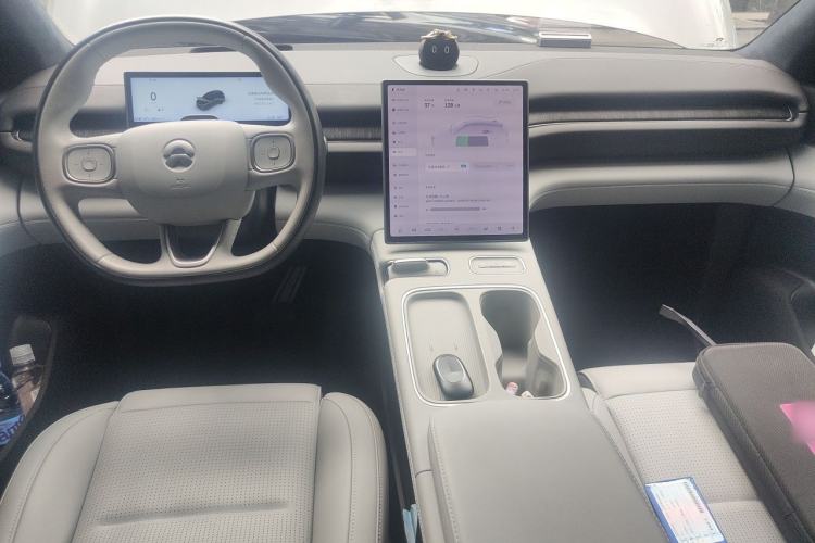 Used Nio ES6 2024 75 kWh Center Console