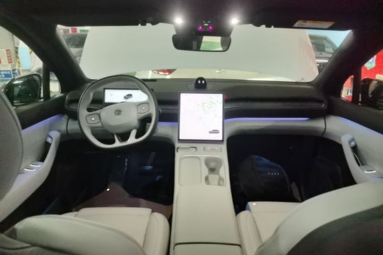 Used Nio ES6 2024 75 kWh Center Console
