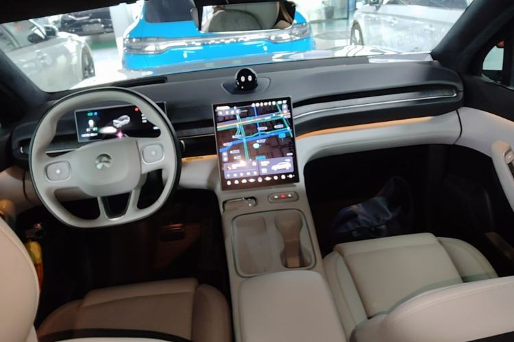 Used Nio ES6 2024 75 kWh Center Console