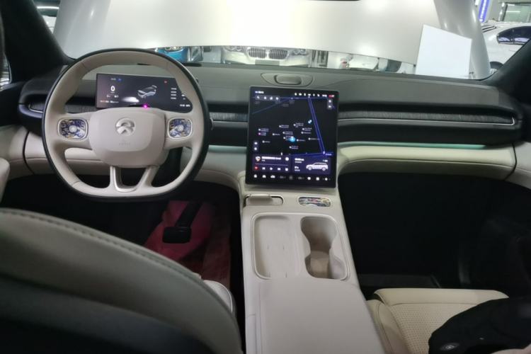Used Nio ES6 2024 75 kWh Center Console