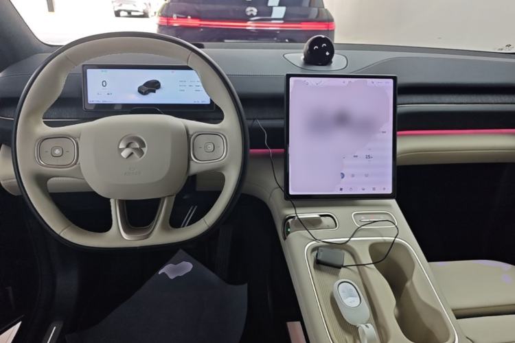 Used Nio ES6 2024 75 kWh Center Console