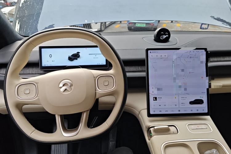 Used Nio ES6 2024 75 kWh Center Console