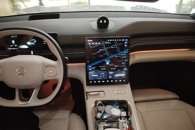 Used Nio ES6 2024 100kWh Center Console