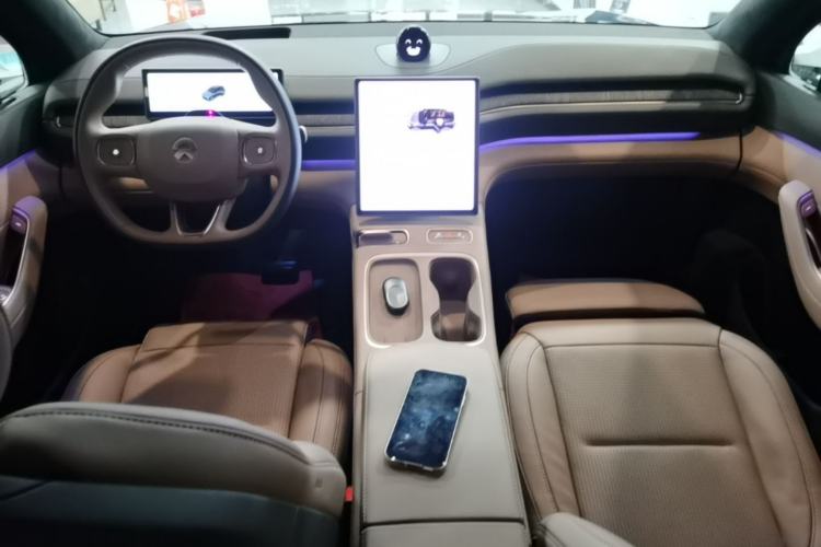 Used Nio ES6 2024 75 kWh Center Console