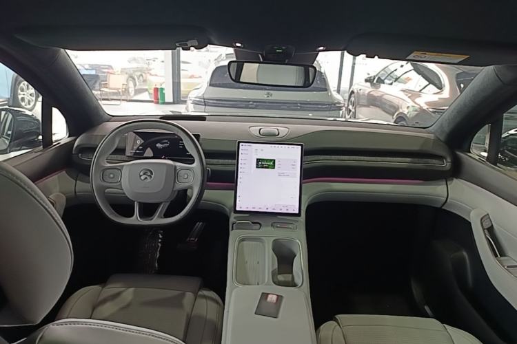 Used Nio ES6 2024 75 kWh Center Console