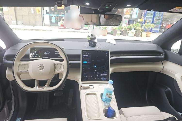 Used Nio ES6 2024 75 kWh Center Console