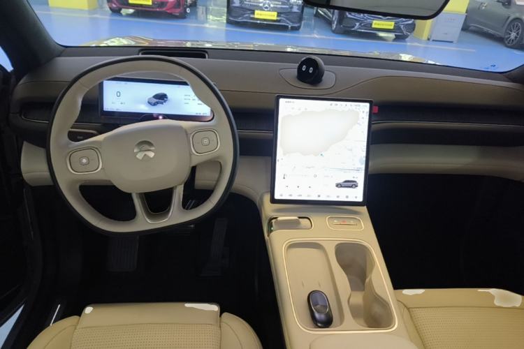 Used Nio ES6 2024 75 kWh Center Console