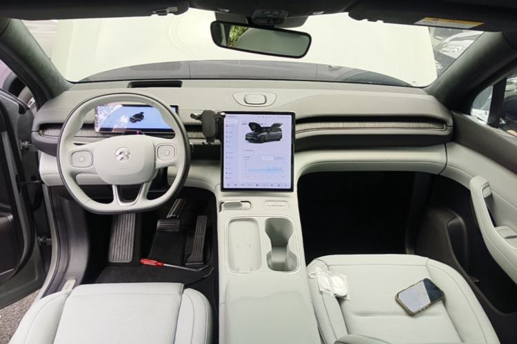 Used Nio ES6 2024 75 kWh Center Console