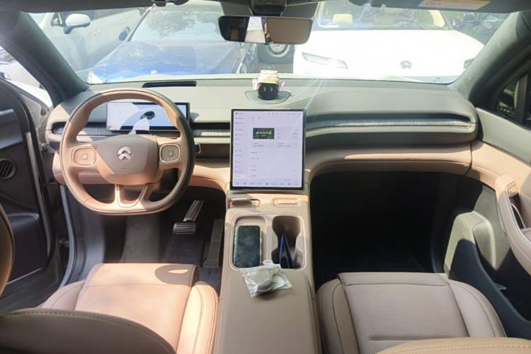Used Nio ES6 2024 75 kWh Center Console
