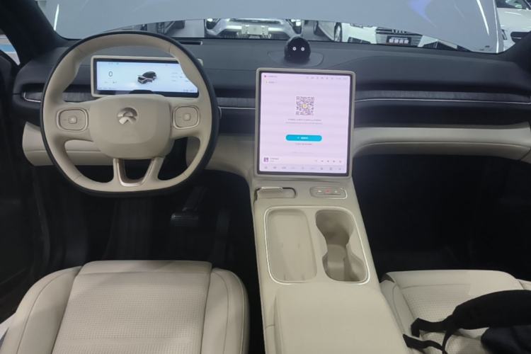 Used Nio ES6 2024 75 kWh Center Console