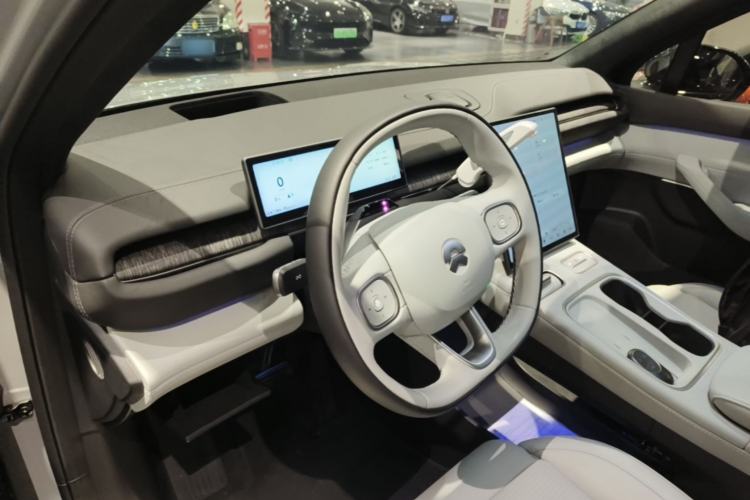 Used Nio ES6 2024 75 kWh Center Console