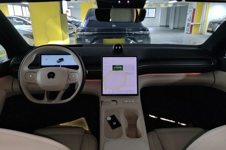 Used Nio ES6 2024 75 kWh Center Console