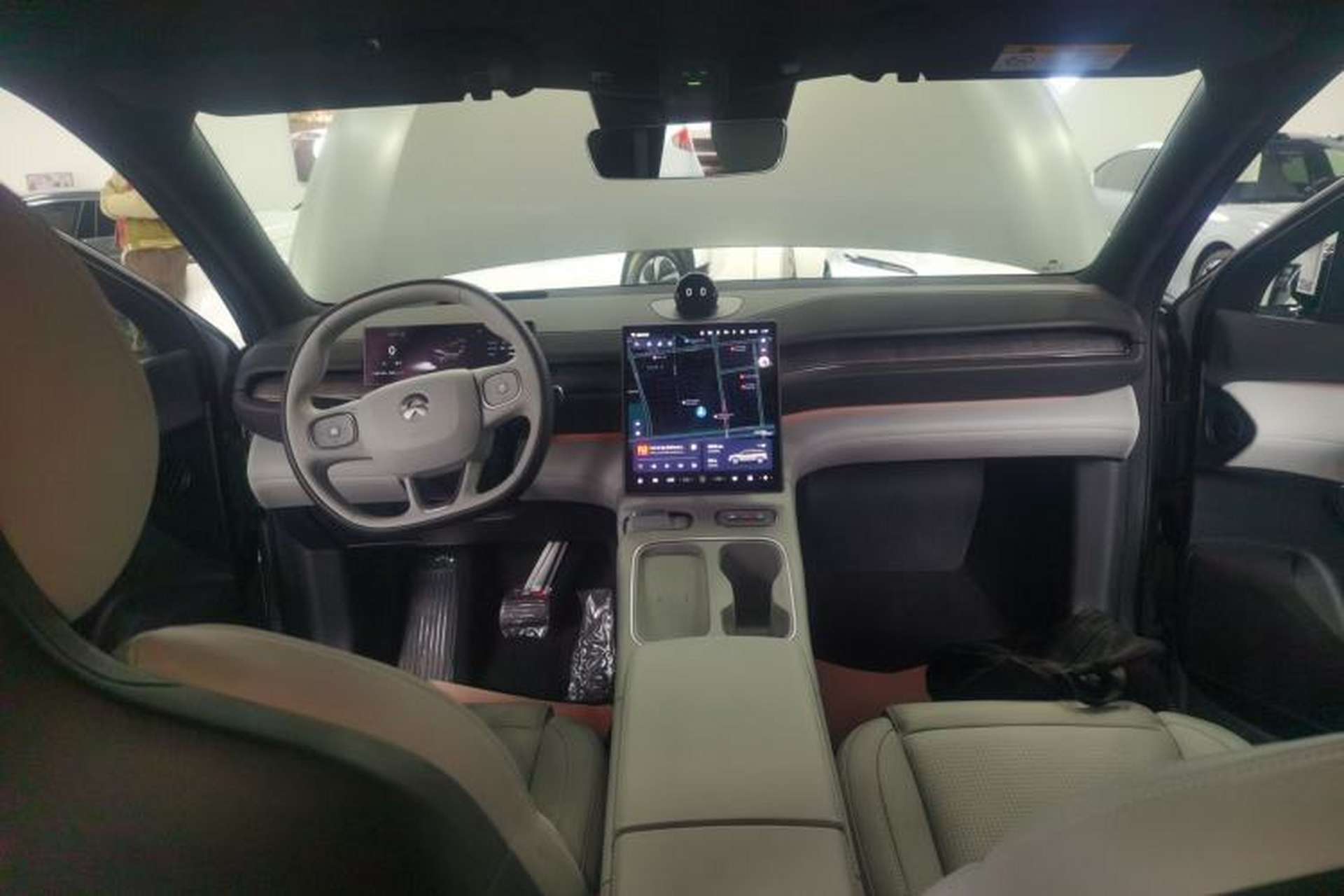 Used Nio ES6 2024 75 kWh Center Console