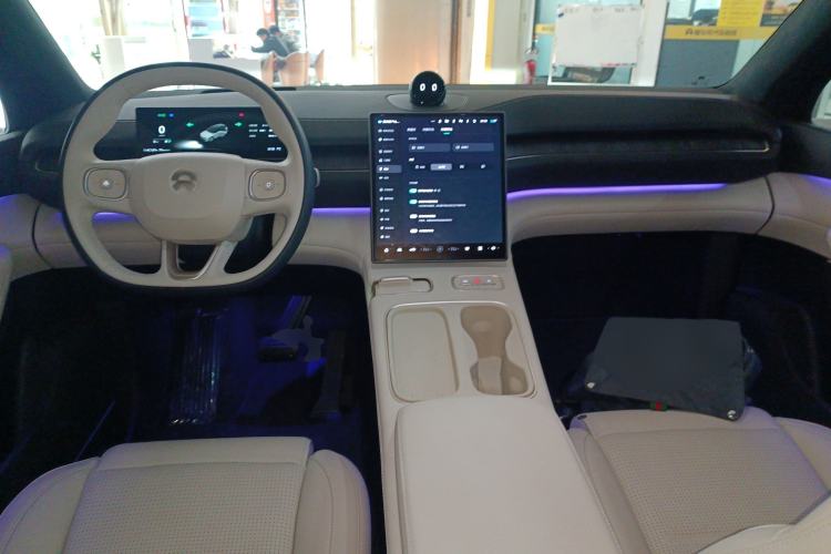 Used Nio ES6 2024 75 kWh Center Console