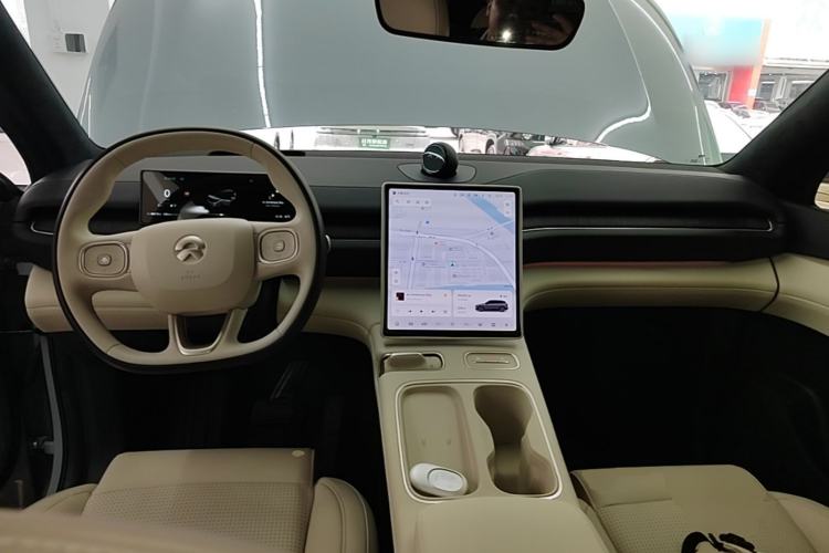 Used Nio ES6 2024 75 kWh Center Console