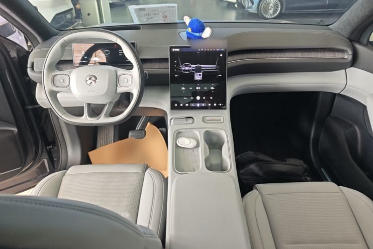 Used Nio ES6 2024 75 kWh Center Console