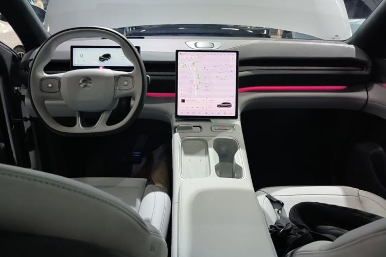 Used Nio ES6 2024 75 kWh Center Console