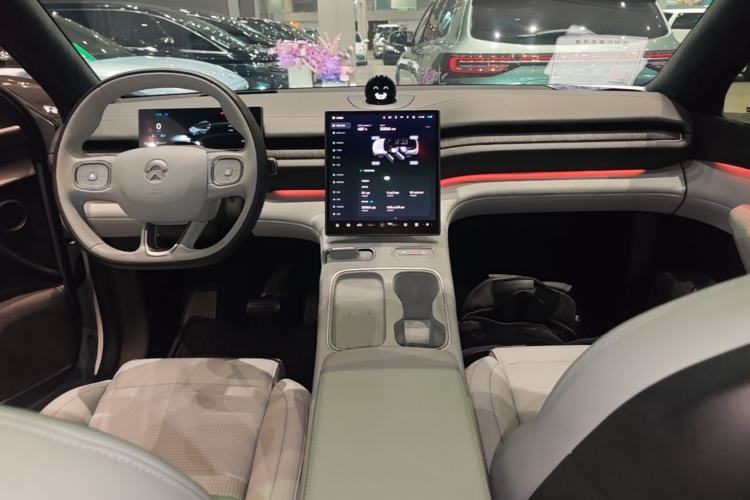 Used Nio ES6 2024 75 kWh Center Console