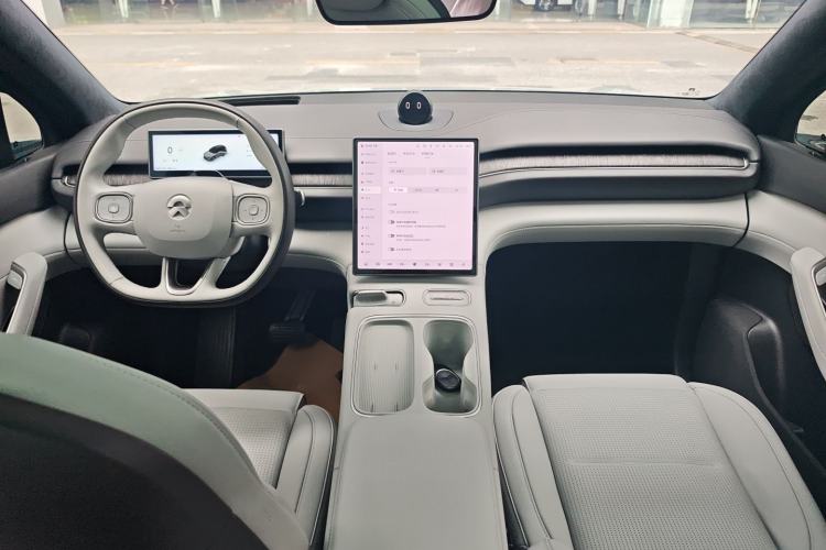 Used Nio ES6 2024 75 kWh Center Console