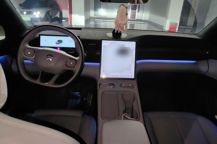 Used Nio ES6 2024 75 kWh Center Console