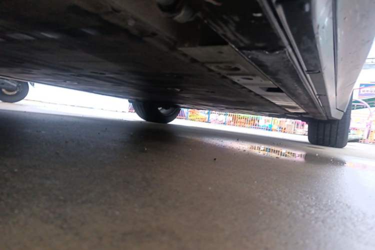 Used Nio ES6 2024 75 kWh Chassis Front Left
