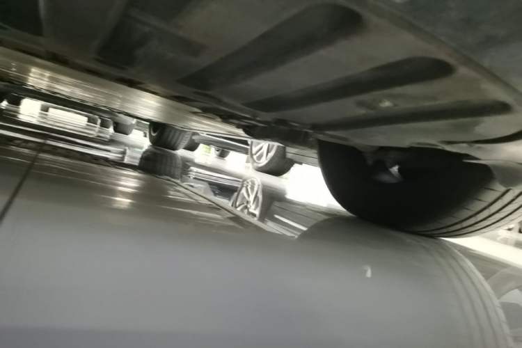 Used Nio ES6 2024 75 kWh Chassis Front Left