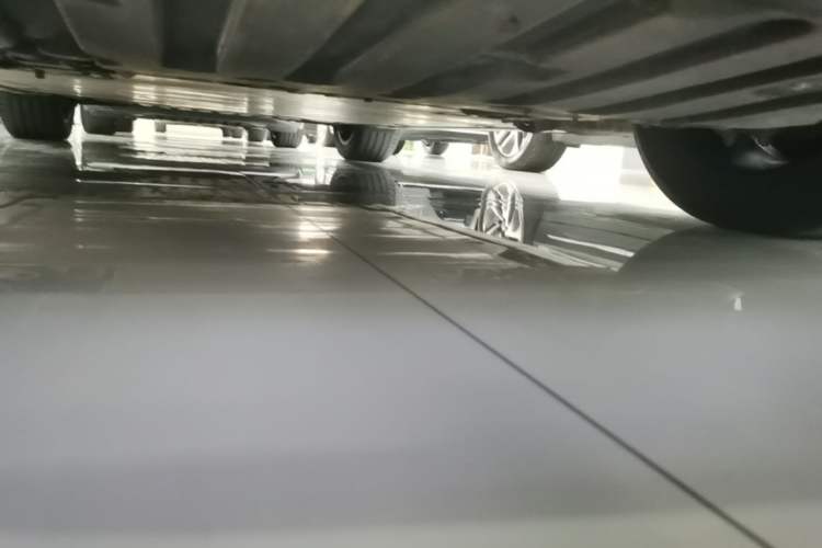 Used Nio ES6 2024 75 kWh Chassis Front Right