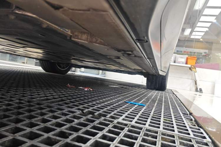 Used Nio ES6 2024 75 kWh Chassis Rear Right