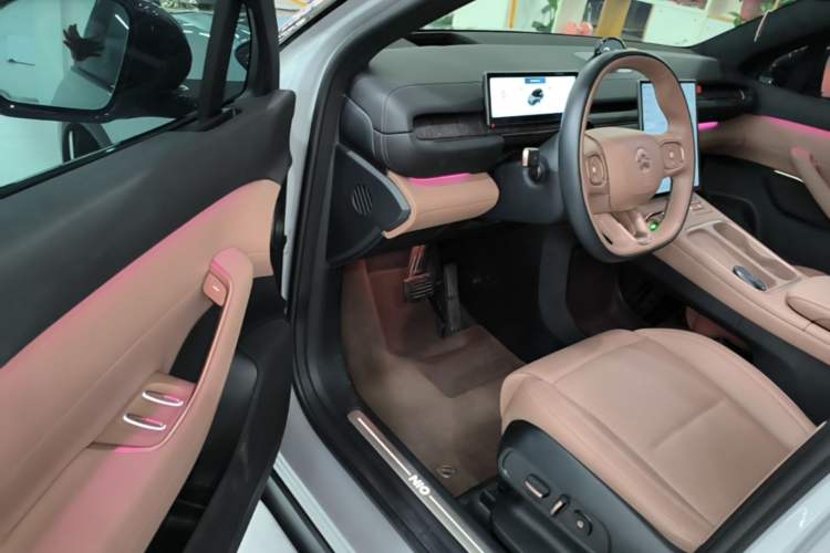 Used Nio ES6 2024 75 kWh Driver Seat