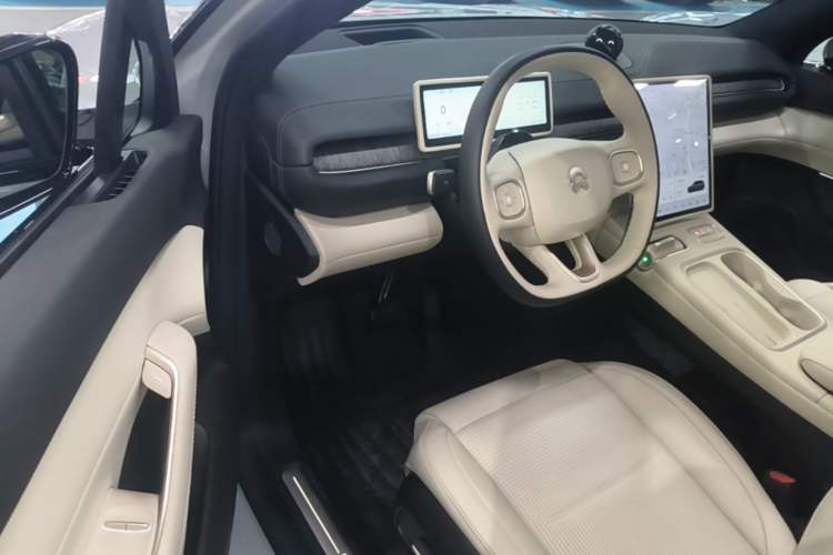 Used Nio ES6 2024 75 kWh Driver Seat