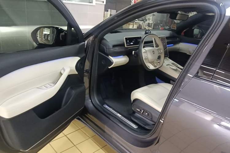 Used Nio ES6 2024 75 kWh Driver Seat