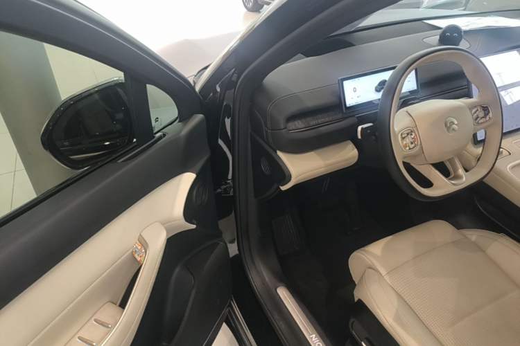 Used Nio ES6 2024 75 kWh Driver Seat