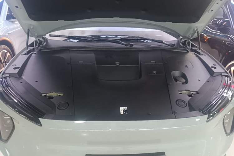 Used Nio ES6 2024 75 kWh Engine Bay