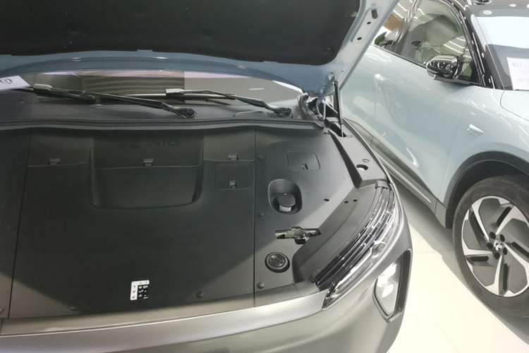 Used Nio ES6 2024 75 kWh Engine Bay Left