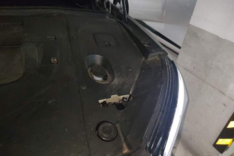 Used Nio ES6 2024 75 kWh Engine Bay Left