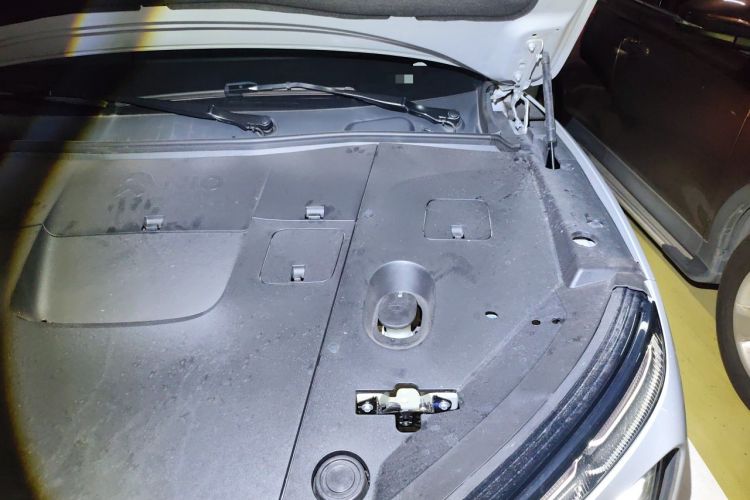 Used Nio ES6 2024 75 kWh Engine Bay Left