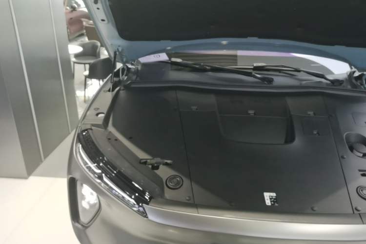 Used Nio ES6 2024 75 kWh Engine Bay Right